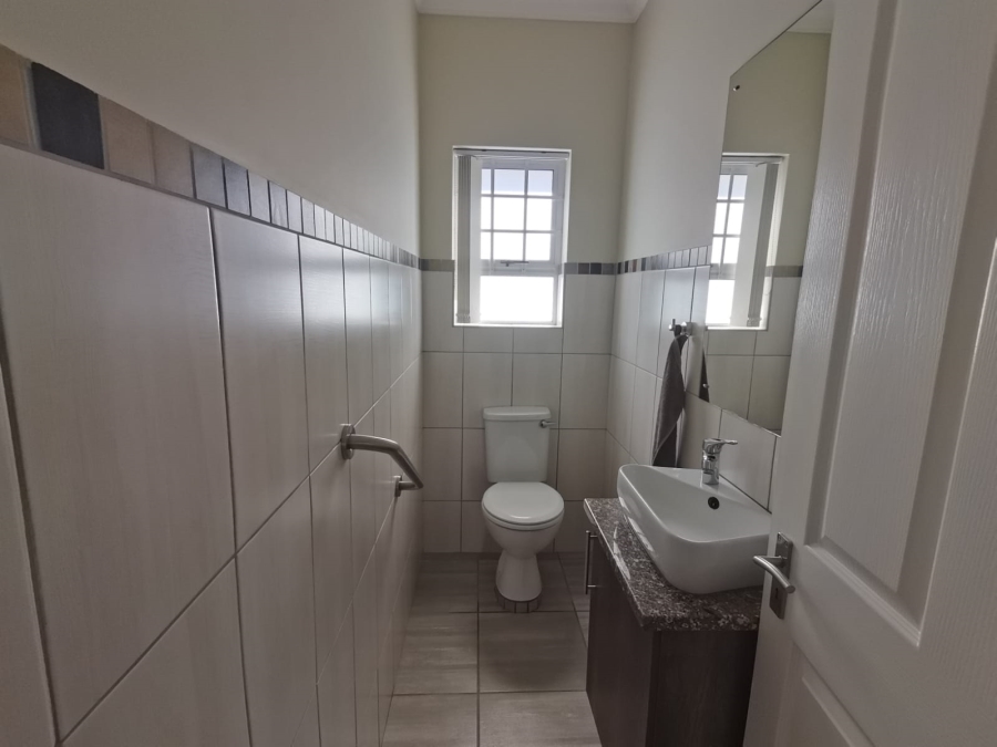 1 Bedroom Property for Sale in Heiderand Western Cape